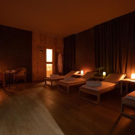 B&B Quattro Stagioni Charme And Wellness Besnate Exterior foto